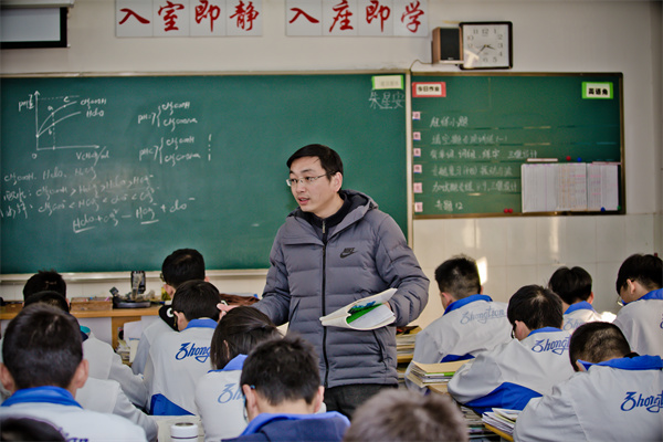 1624947018273709JkPF.jpg 黄华3.jpg