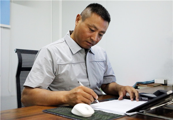 1701310092127782A8Jm.jpg 0C9A8266.jpg